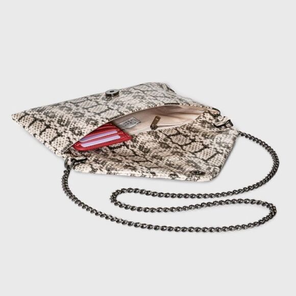 A new Day Clutch Purse - Picture 4 of 6